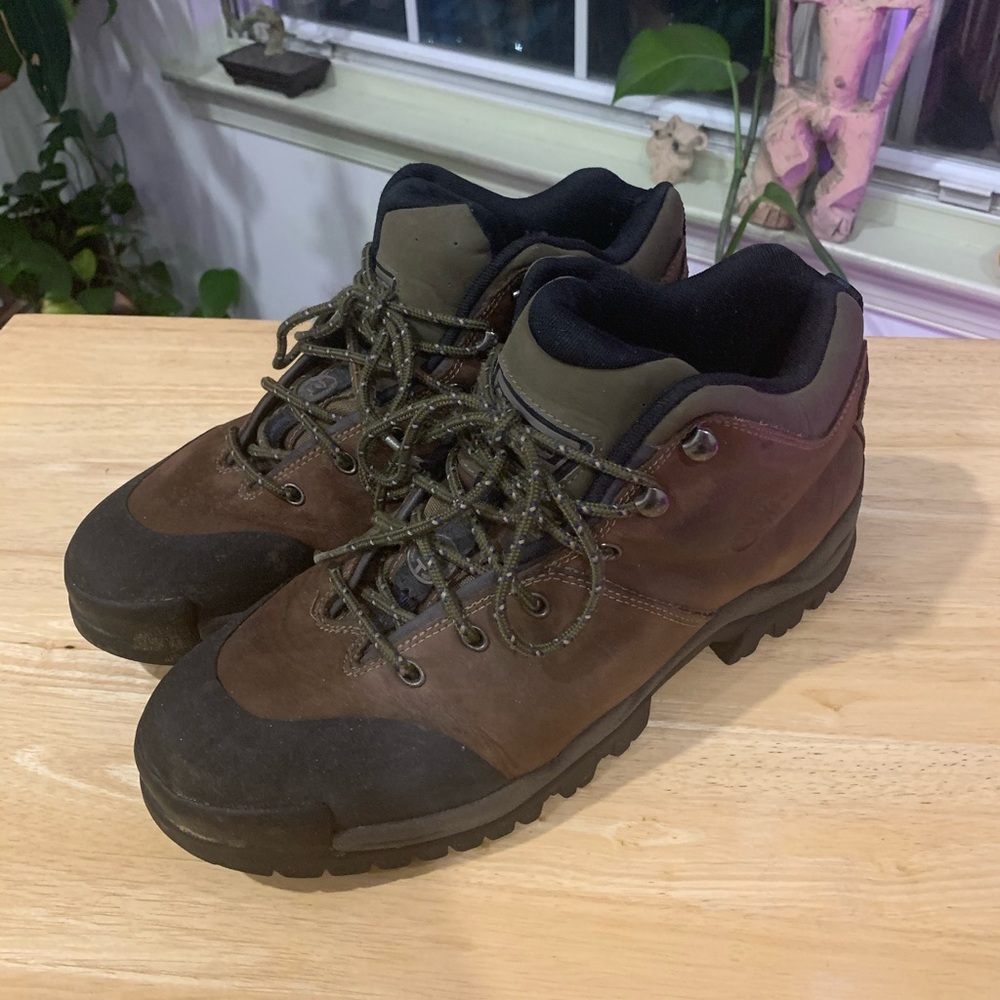 Vintage 90s Timberland 12135 Brown Leather Low Sneaker Hiking Boots
